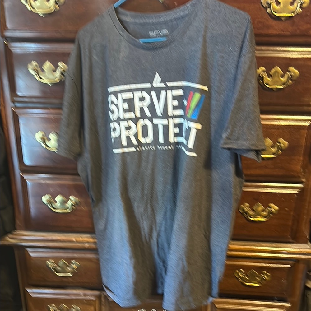 Serve & Protect Graphic Tee - Gray